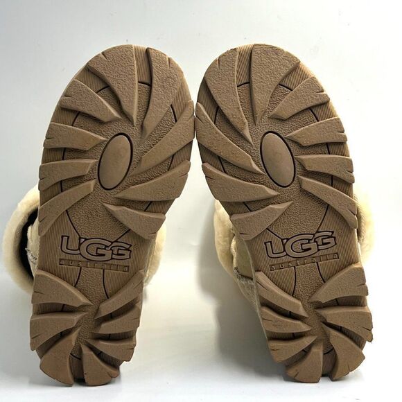 UGG Essential Tall - Size: 6 - Picture 5 of 11